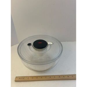 Oxo Good Grips Vacuum lid 10.5" diameter salad spinner